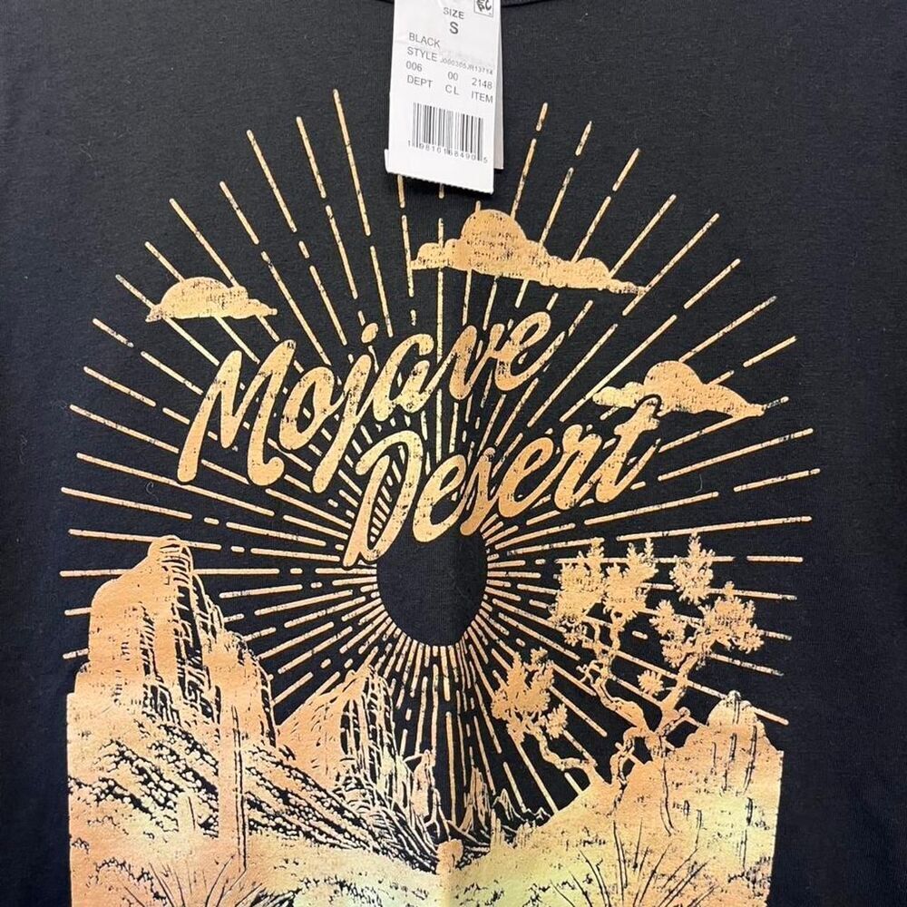 Unbranded Women's Black T-shirt - Picture 2 of 5